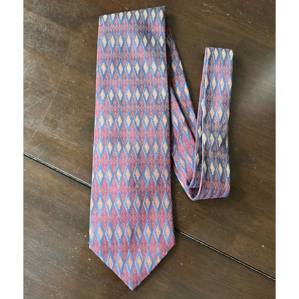 City Of London, by Ferrel Reed 100% Silk Men’s Neck Tie Geometric, Made In Italy
